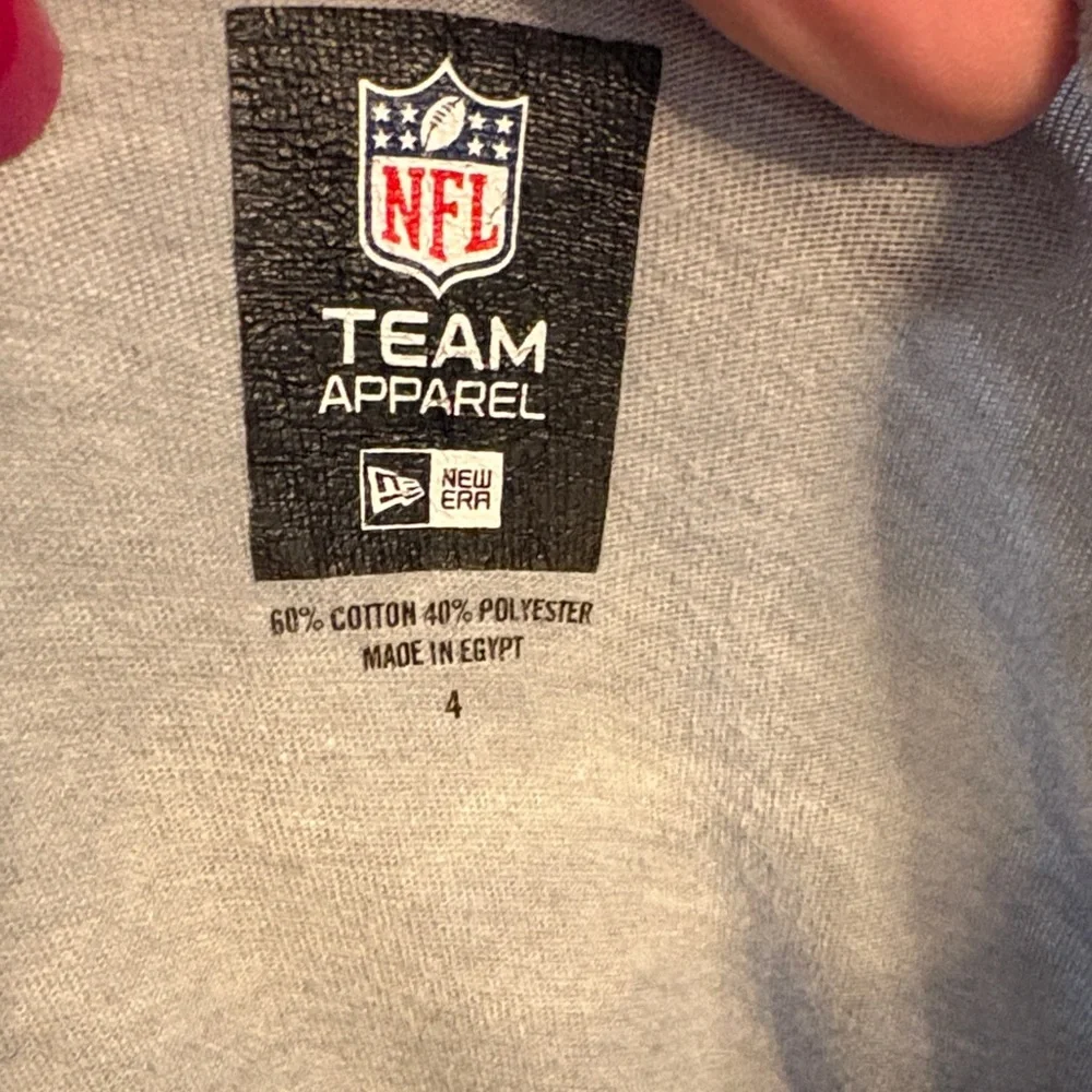 New Era Philadelphia Eagles Short Sleeve Graphic Tee - Gray & Green - torrid 4 - Picture 2 of 6